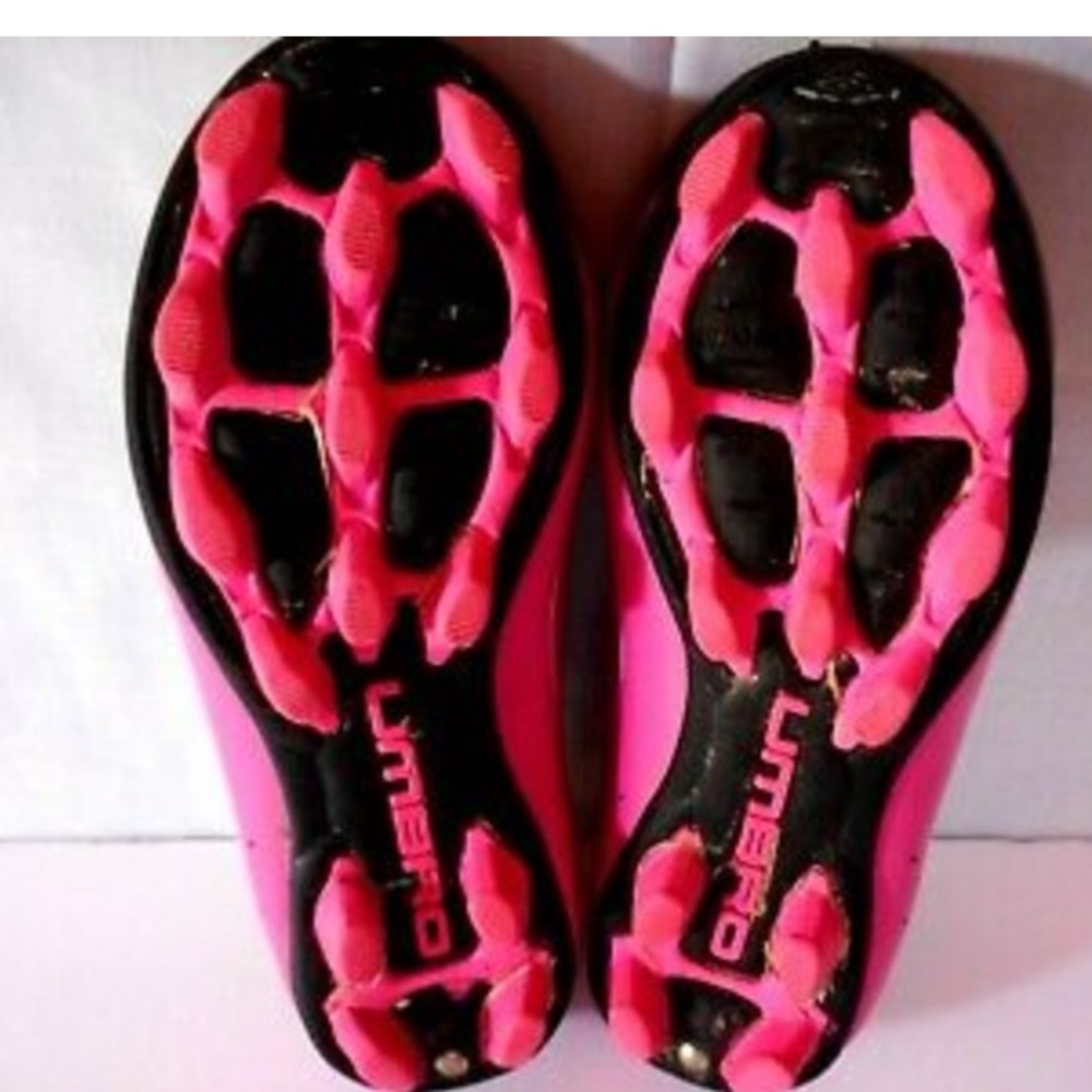 UMBRO girls cleats black pink 5 soccer sports - Picture 3 of 7